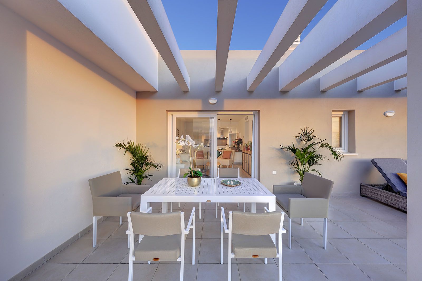 Living area and glazed doors to terrace, penthouse, Rodeo Alto, Marbella