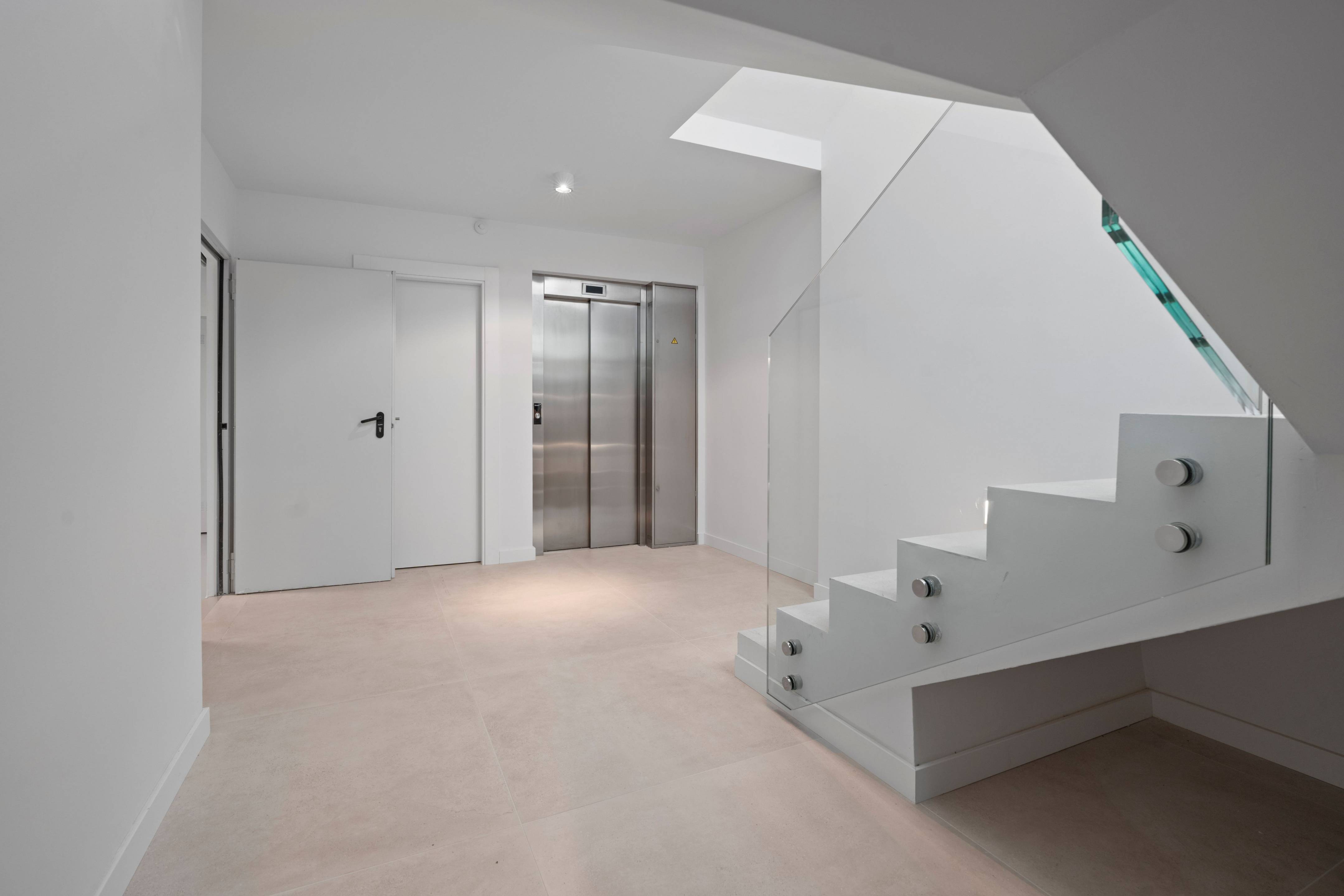 Interior corridor on upper floor, new-build villa, Rincón de Loix, Benidorm