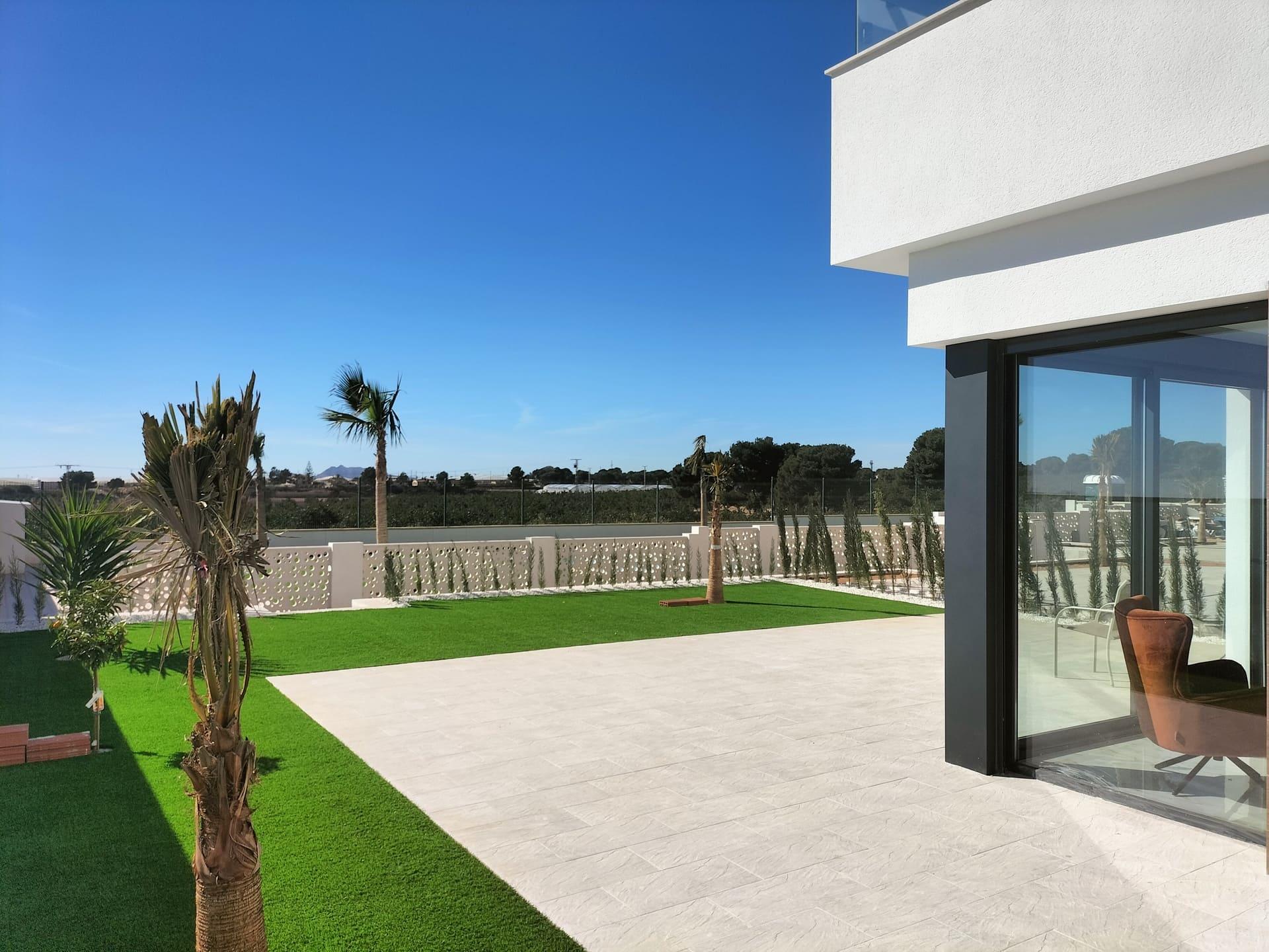 Garden plot boundary of new-build villa, Pinar de Campoverde