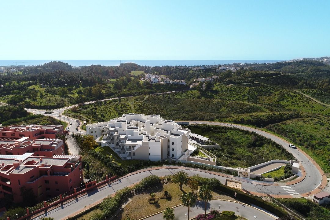 Roof solarium showing full terrace extent, 3-bed penthouse, Mijas