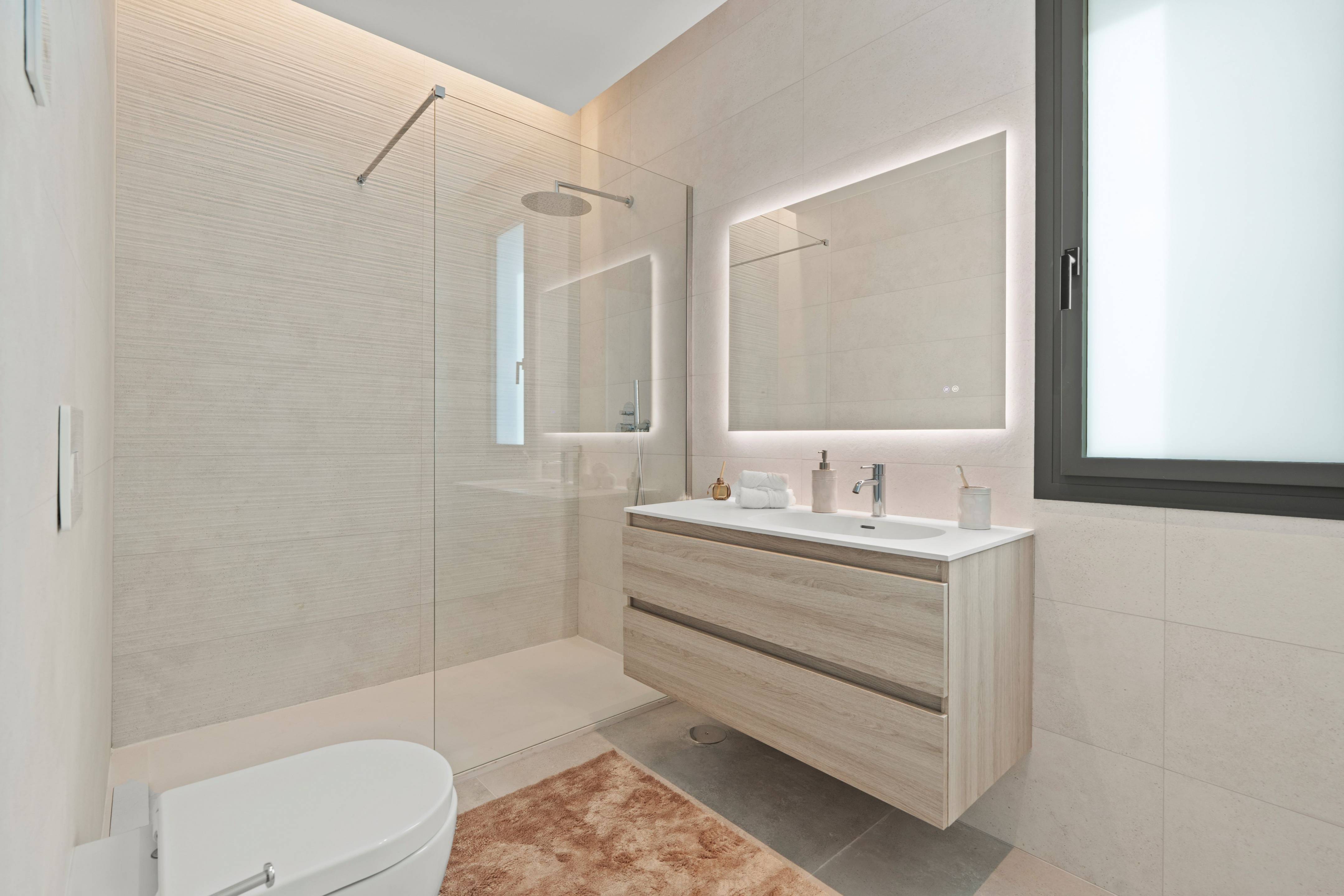 Upper terrace level of new-build villa overlooking Benidorm, Rincón de Loix