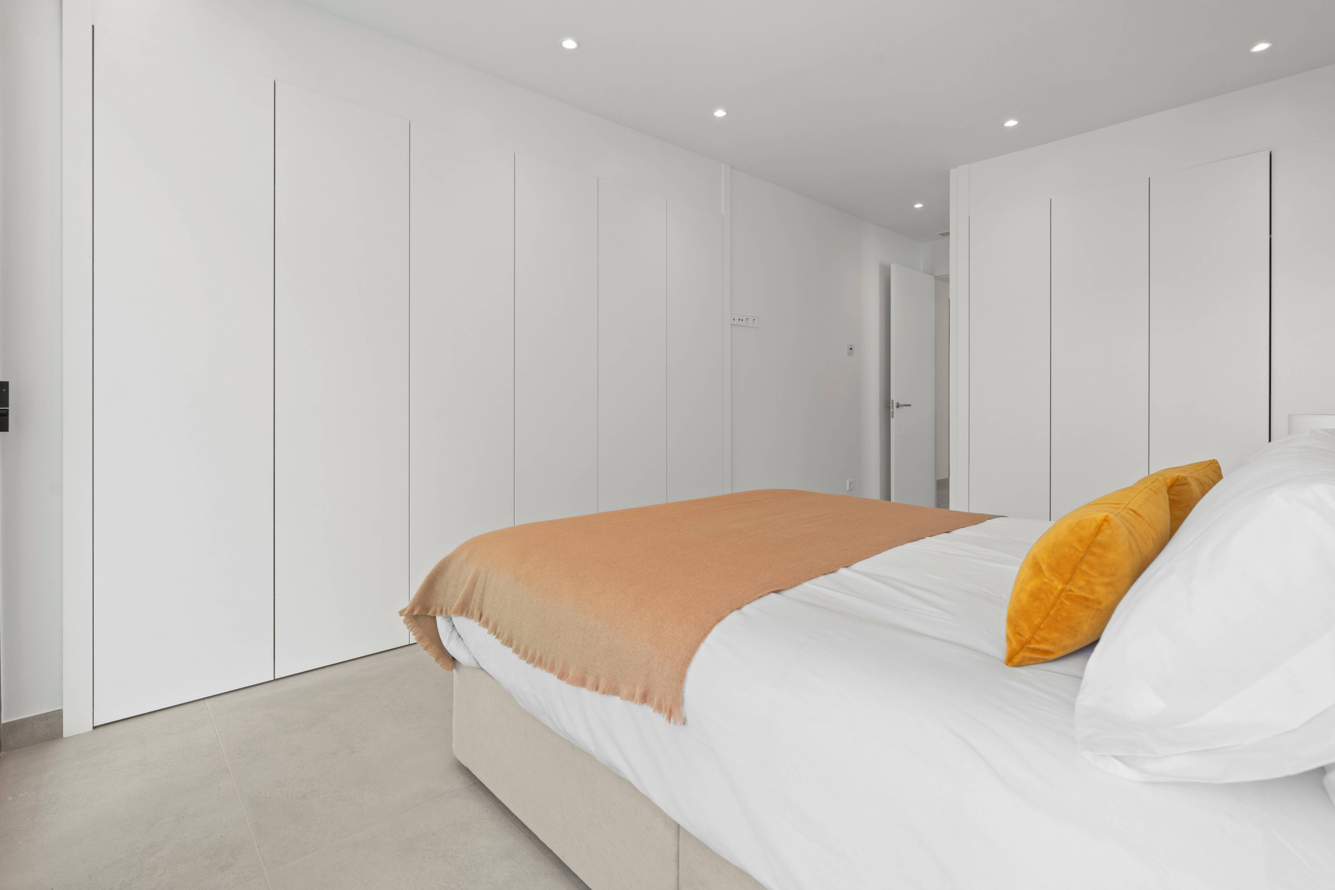 Ground-floor bedroom with direct terrace access in new-build villa, Rincón de Loix
