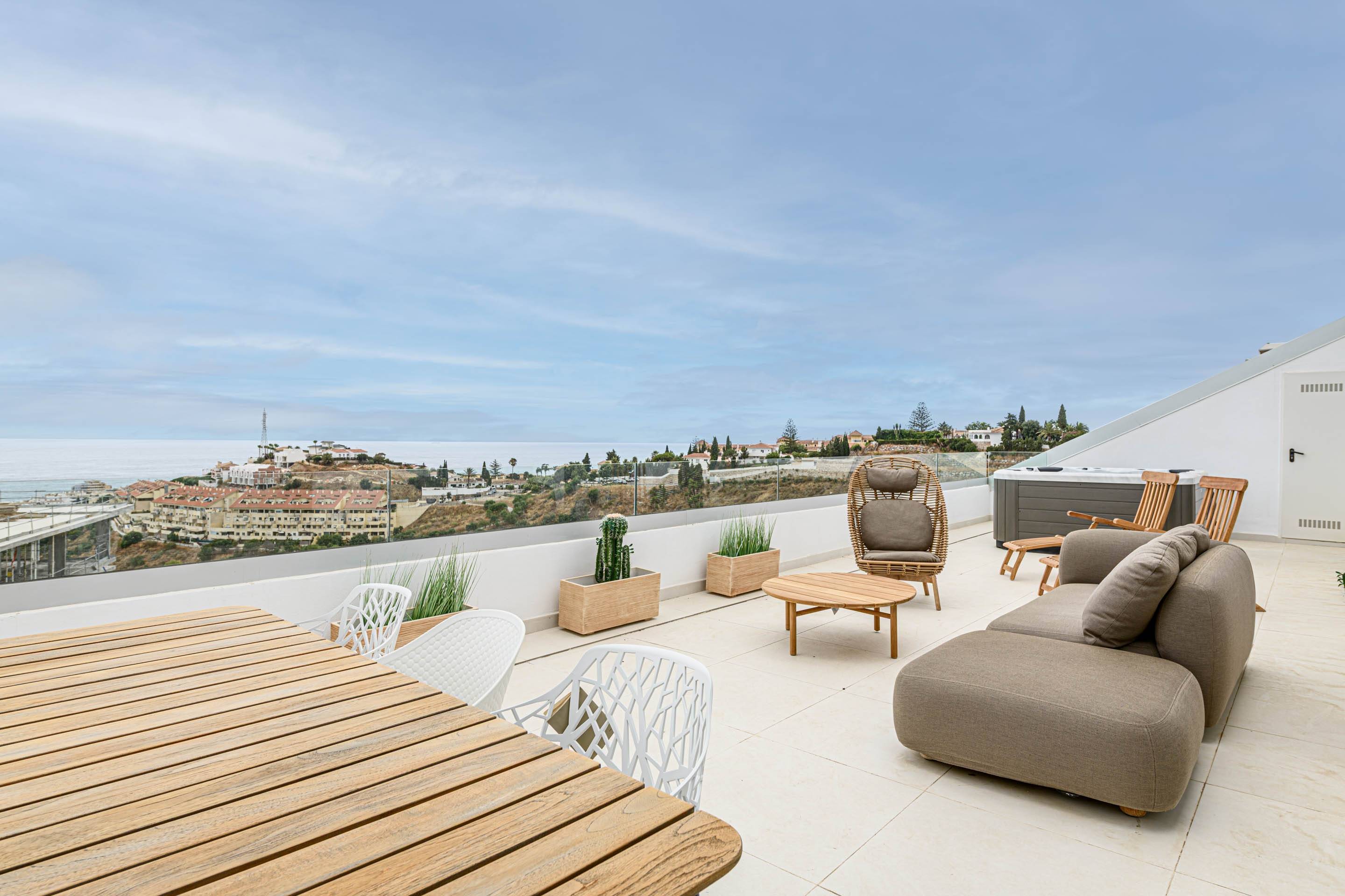 Bathroom tiles and fittings in new-build penthouse, El Higuerón, Fuengirola