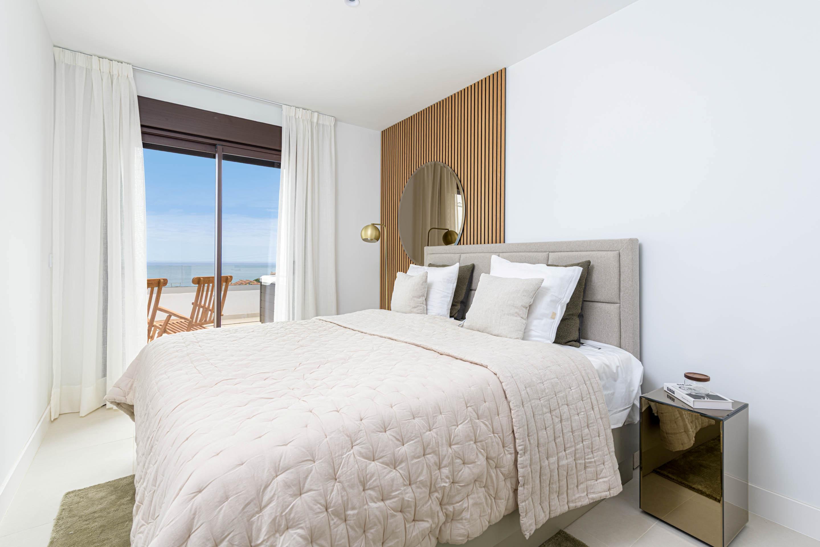 Double bedroom interior in 3-bedroom penthouse, El Higuerón, Fuengirola