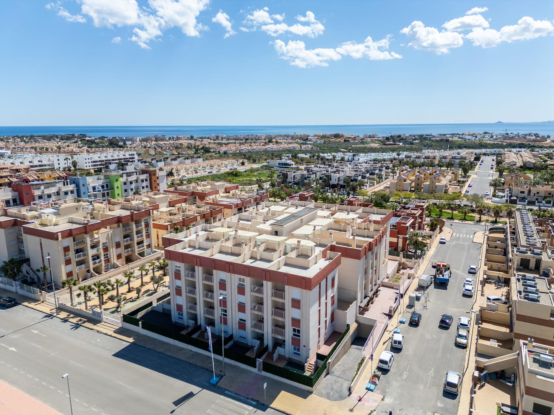 Living area in 2-bedroom apartment, Lomas de Cabo Roig
