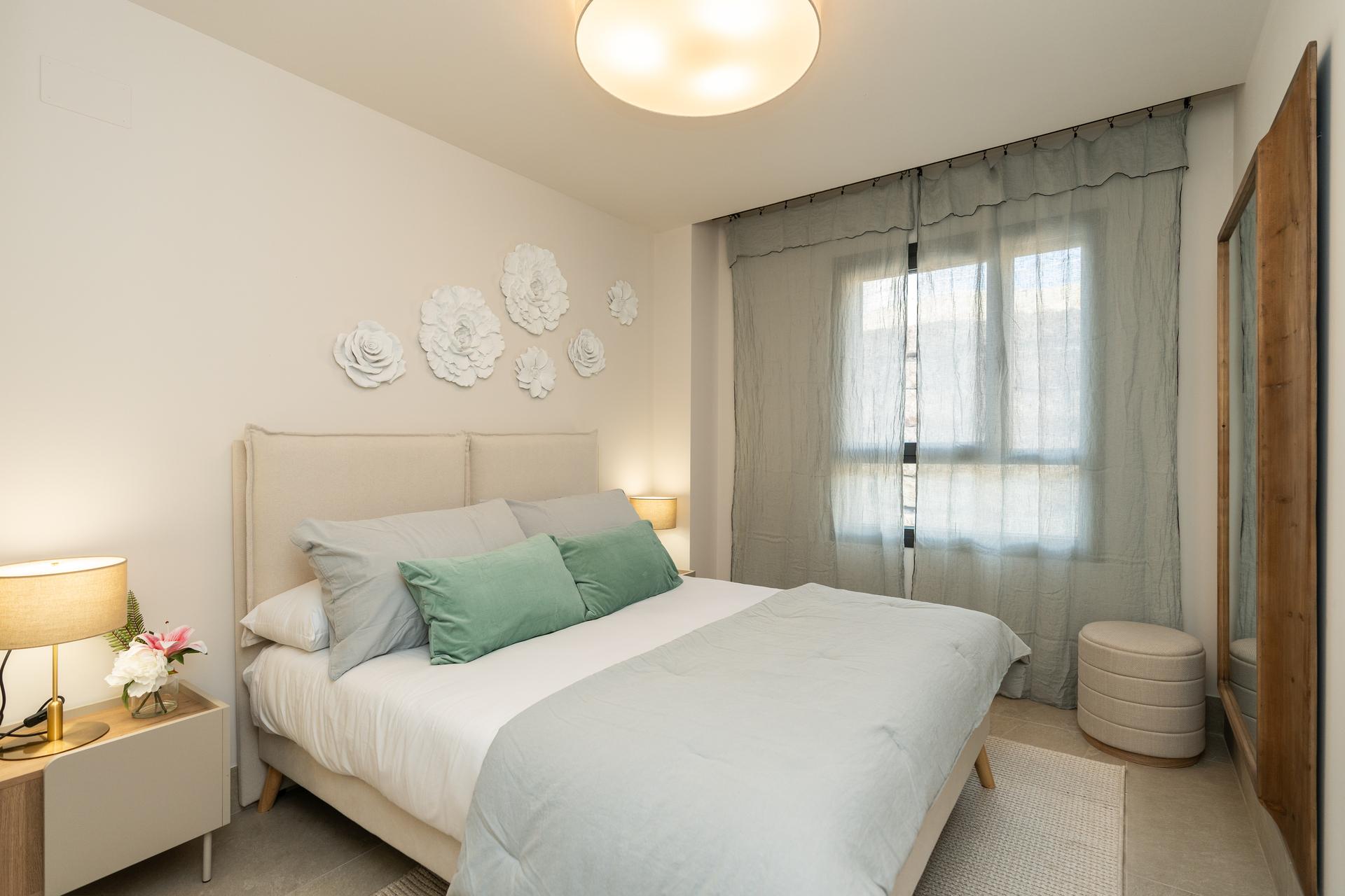 En-suite bathroom in new-build apartment, El Paraíso, Benahavis