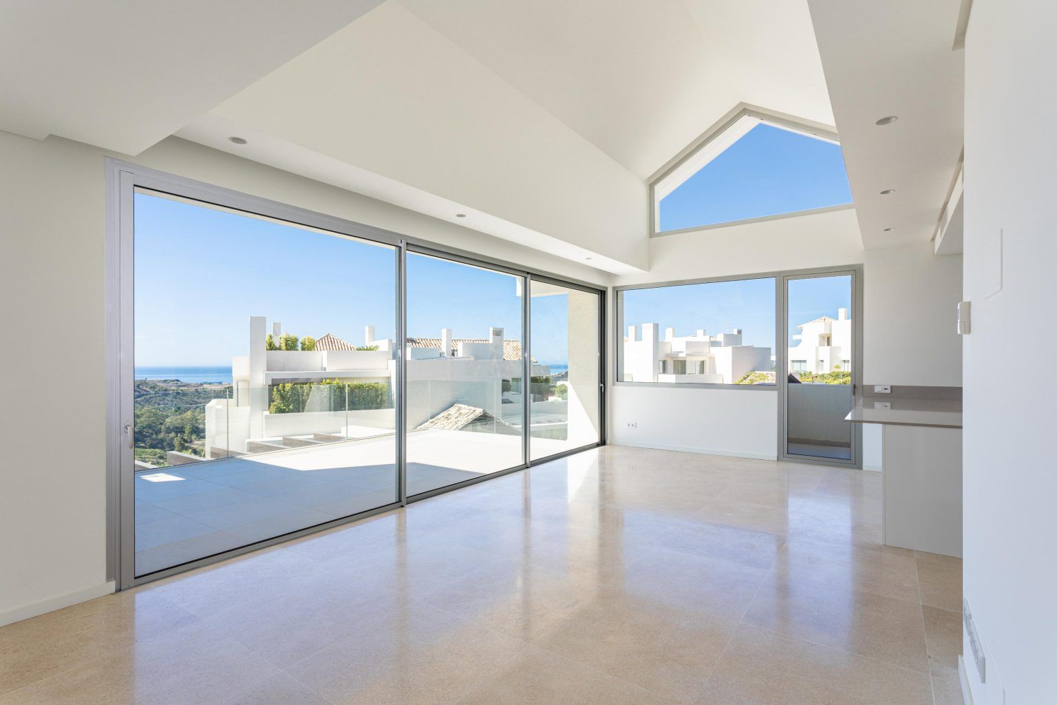 Bathroom in 3-bedroom new-build apartment, Montemayor-Marbella Club, Benahavis
