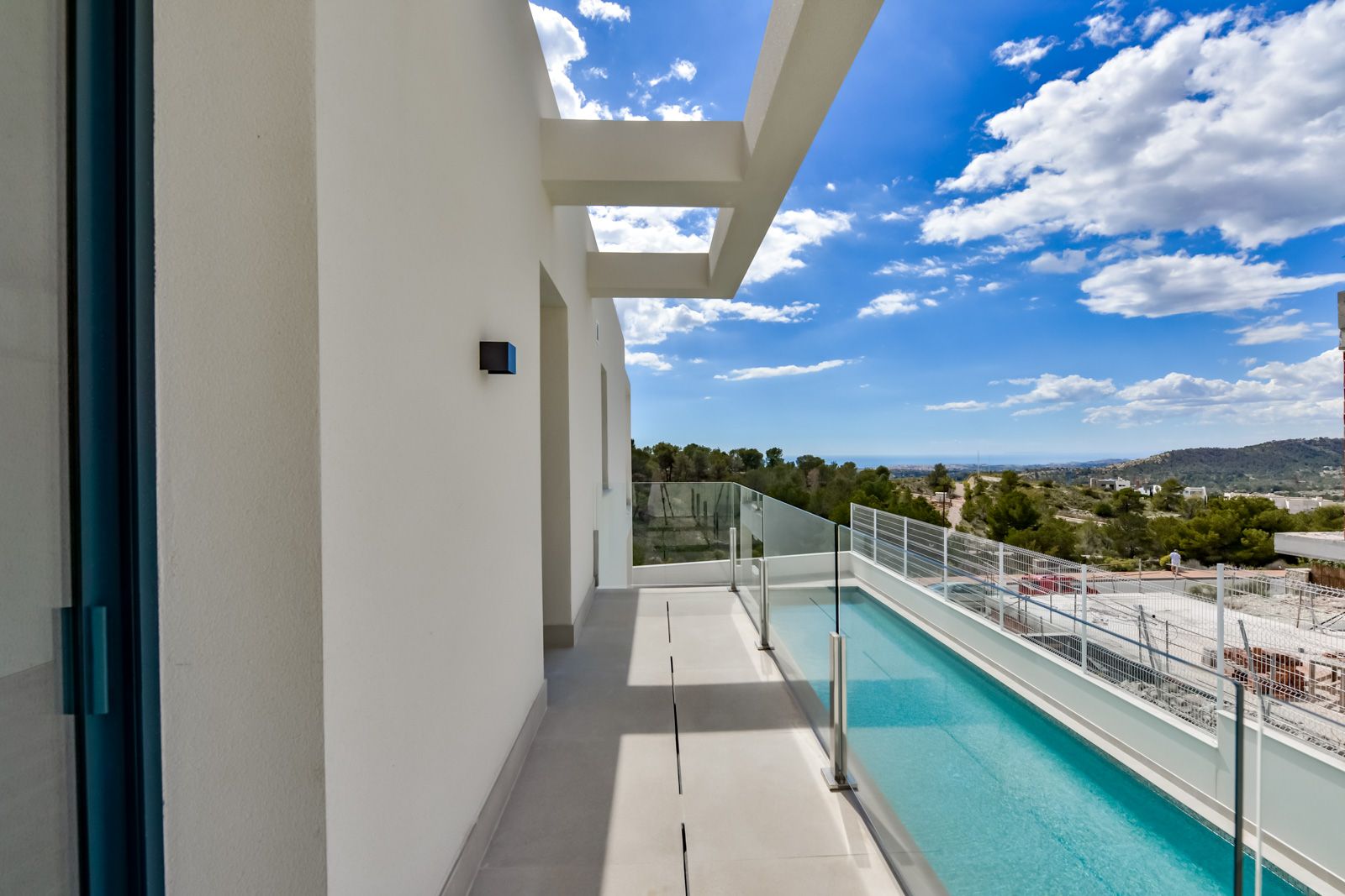 Garden and outdoor terrace of new-build villa in Golf Bahía, Finestrat