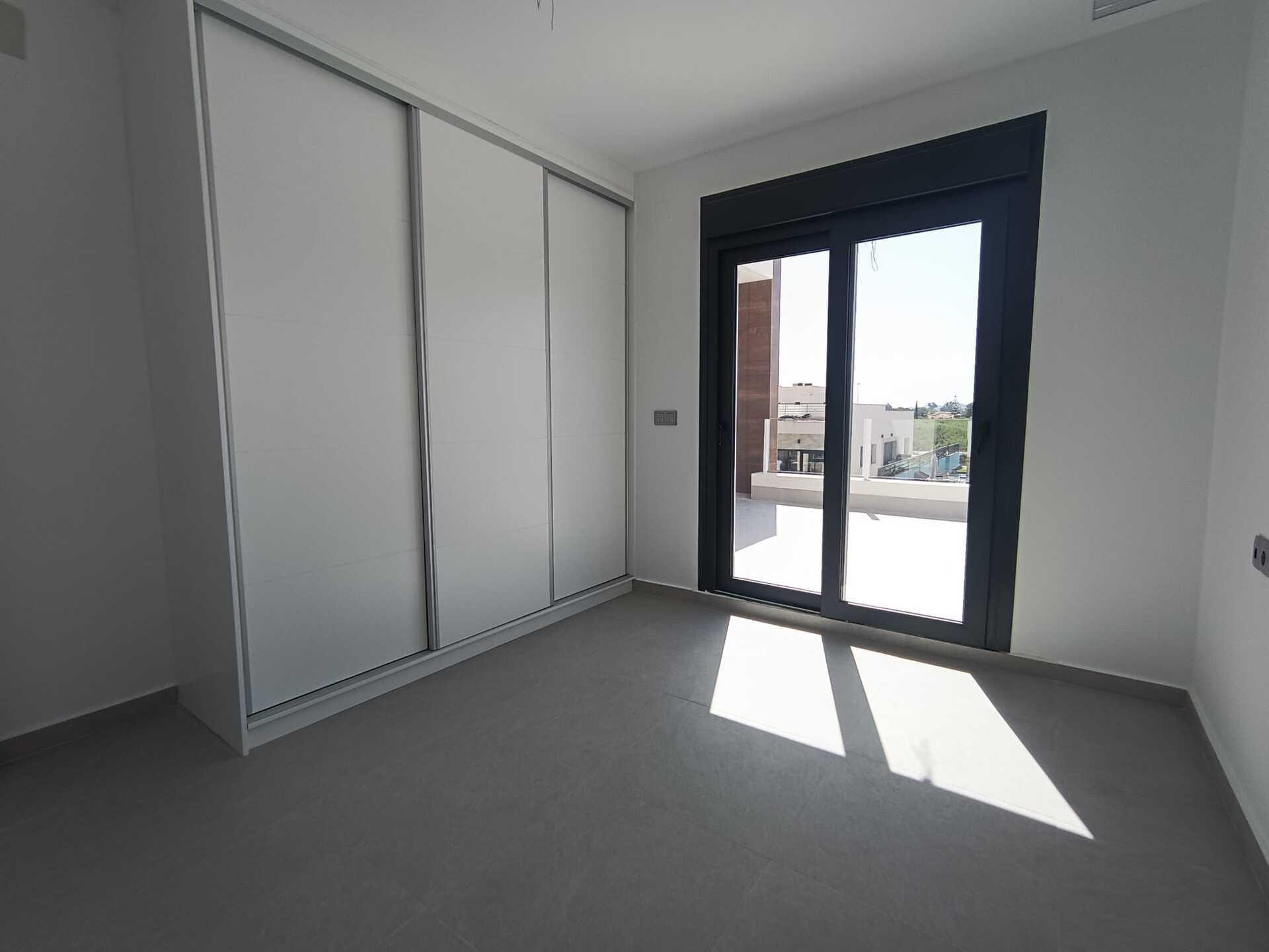 Entrance area of 3-bedroom villa, Daya Nueva, Alicante