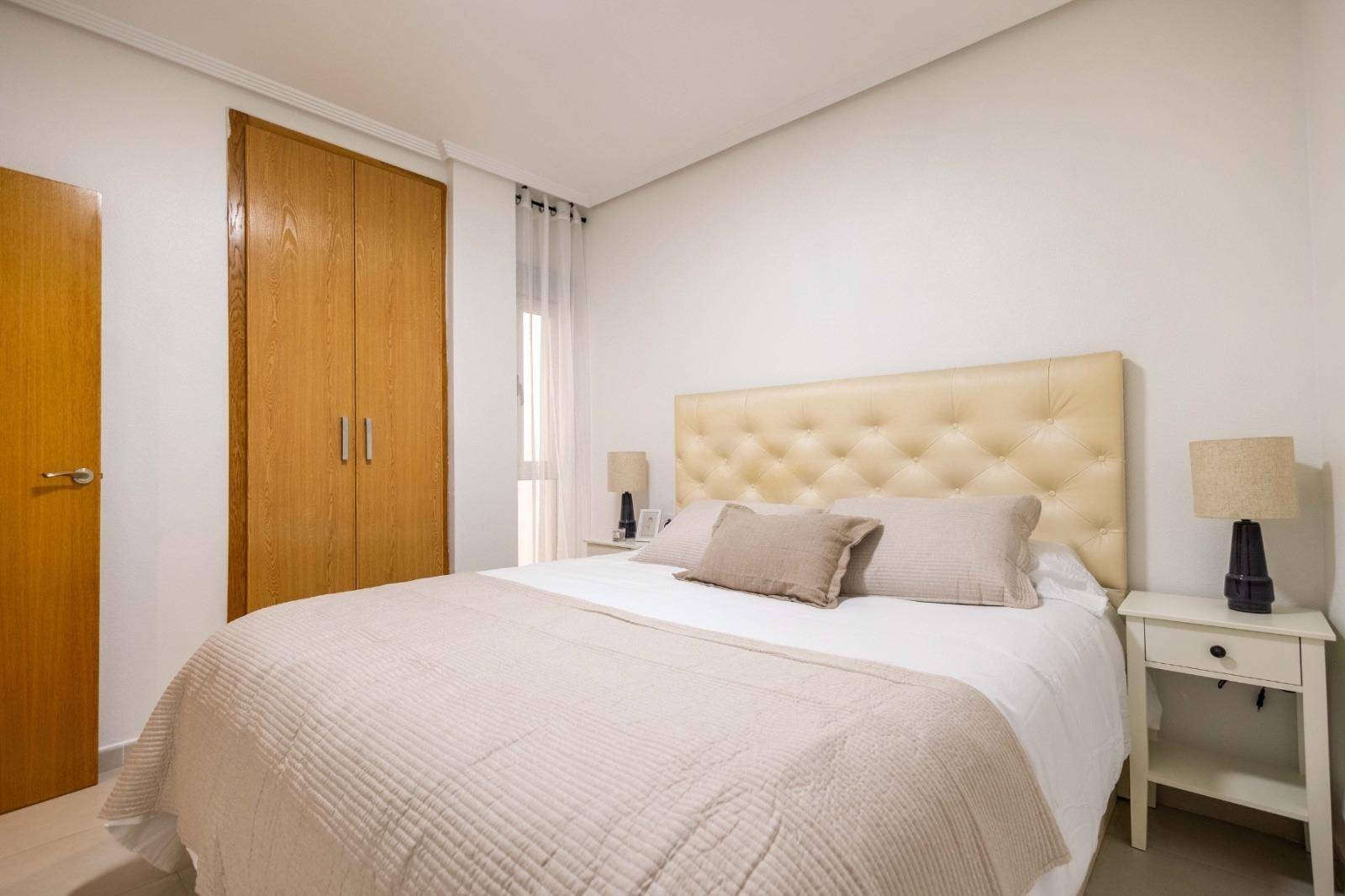 Terrace with outdoor furniture, 3-bedroom apartment, Torrevieja