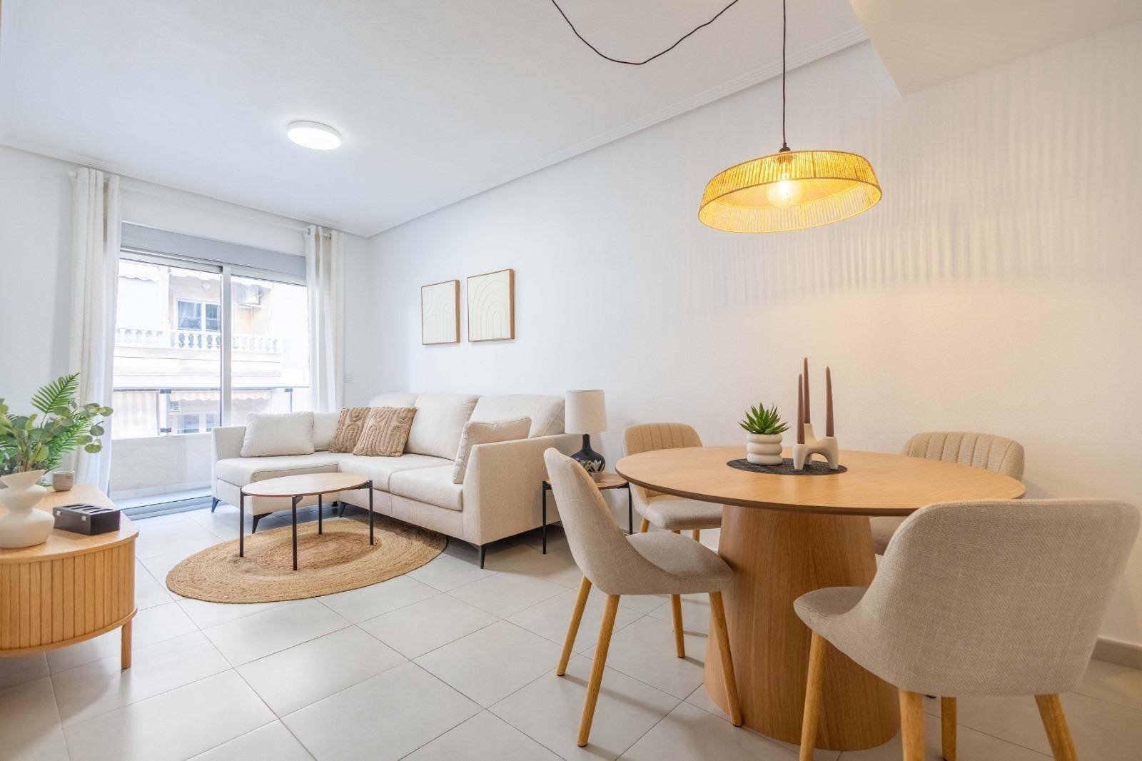 Kitchen worktop and fitted units in ground-floor apartment, Torrevieja
