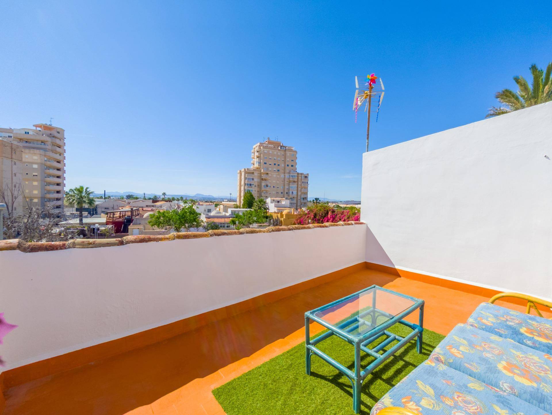 Bedroom with window, 3-bedroom villa, Playa del Cura, Torrevieja