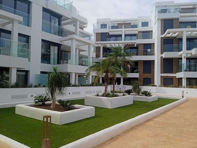 Interior living space showing flooring, 2-bedroom penthouse, Denia