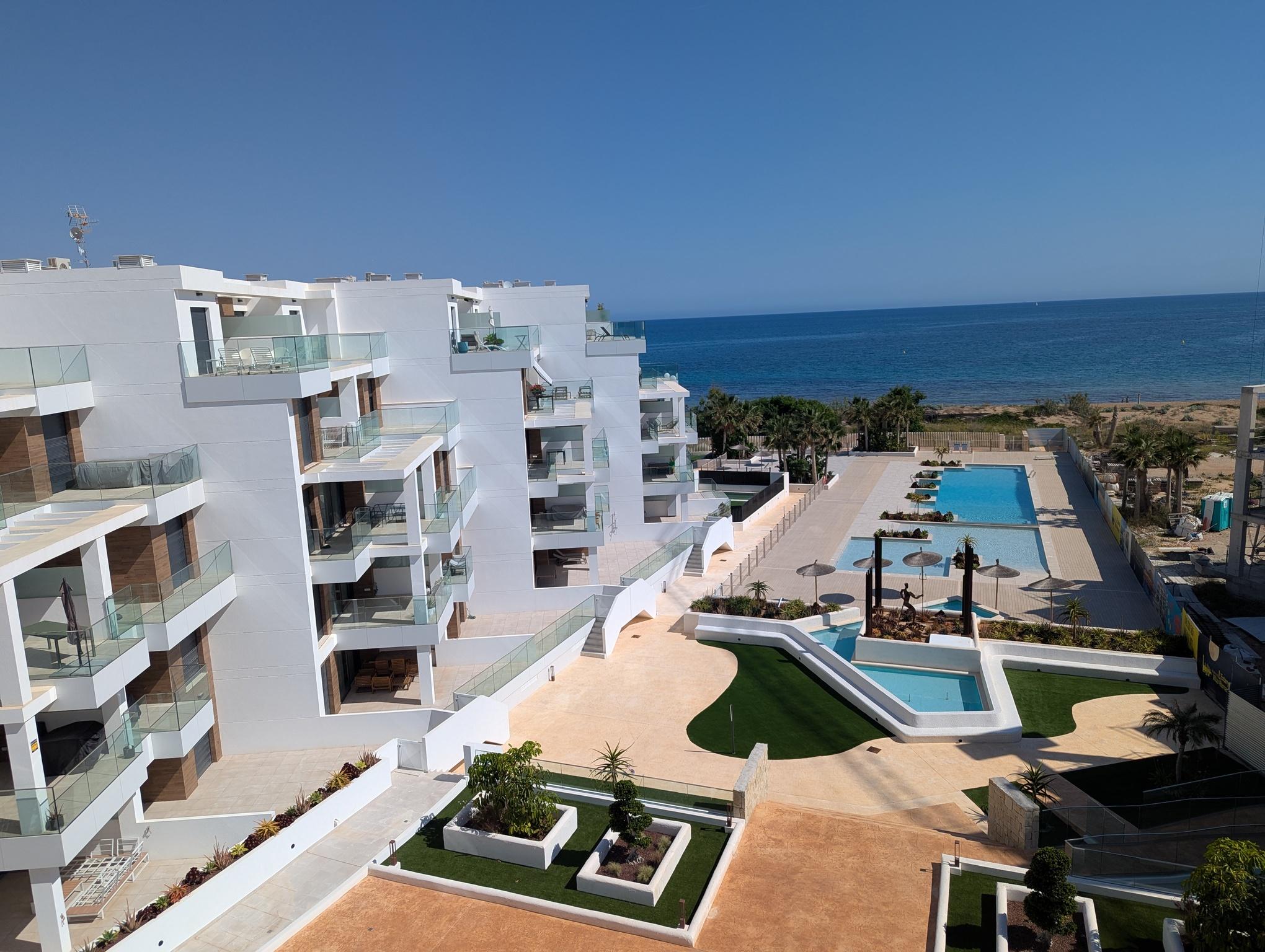 Kitchen with fitted units in new-build penthouse, L'Almadrava-L'Estanyò, Denia