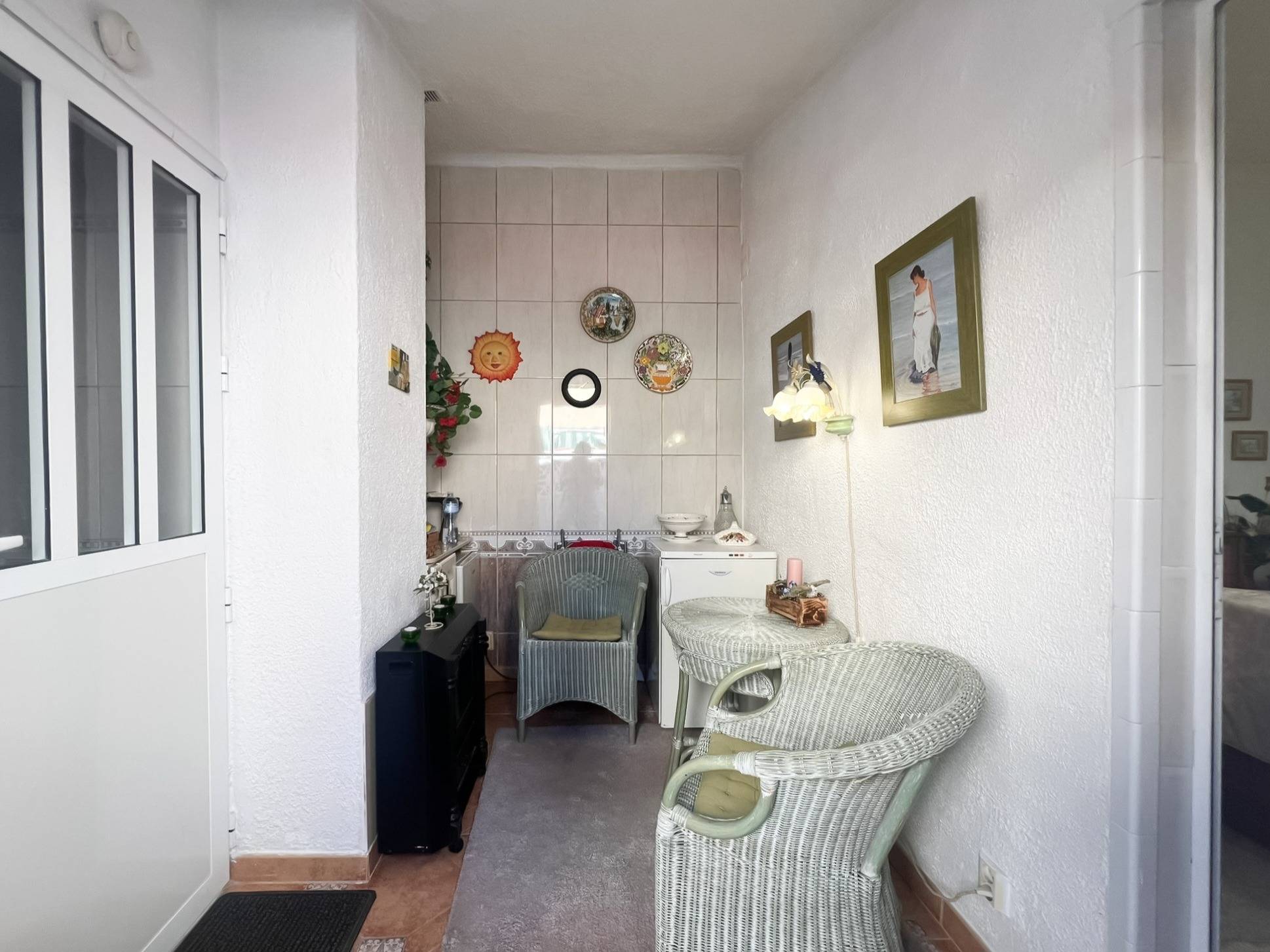 Interior living space with tiled floor in 3-bedroom villa, La Siesta, Torrevieja