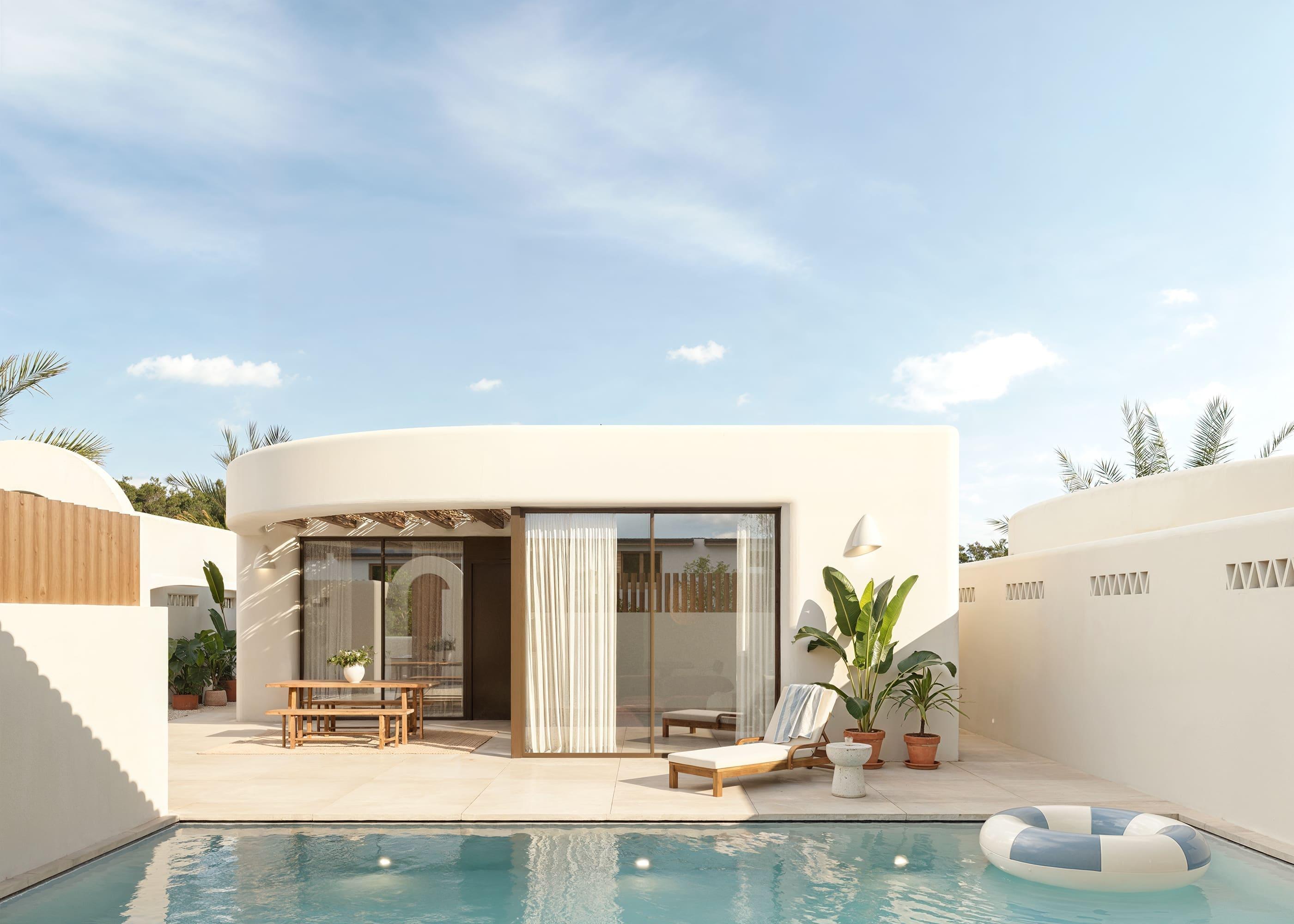 Villa for sale in Algorfa, Alicante - exterior view of new-build 4-bedroom villa