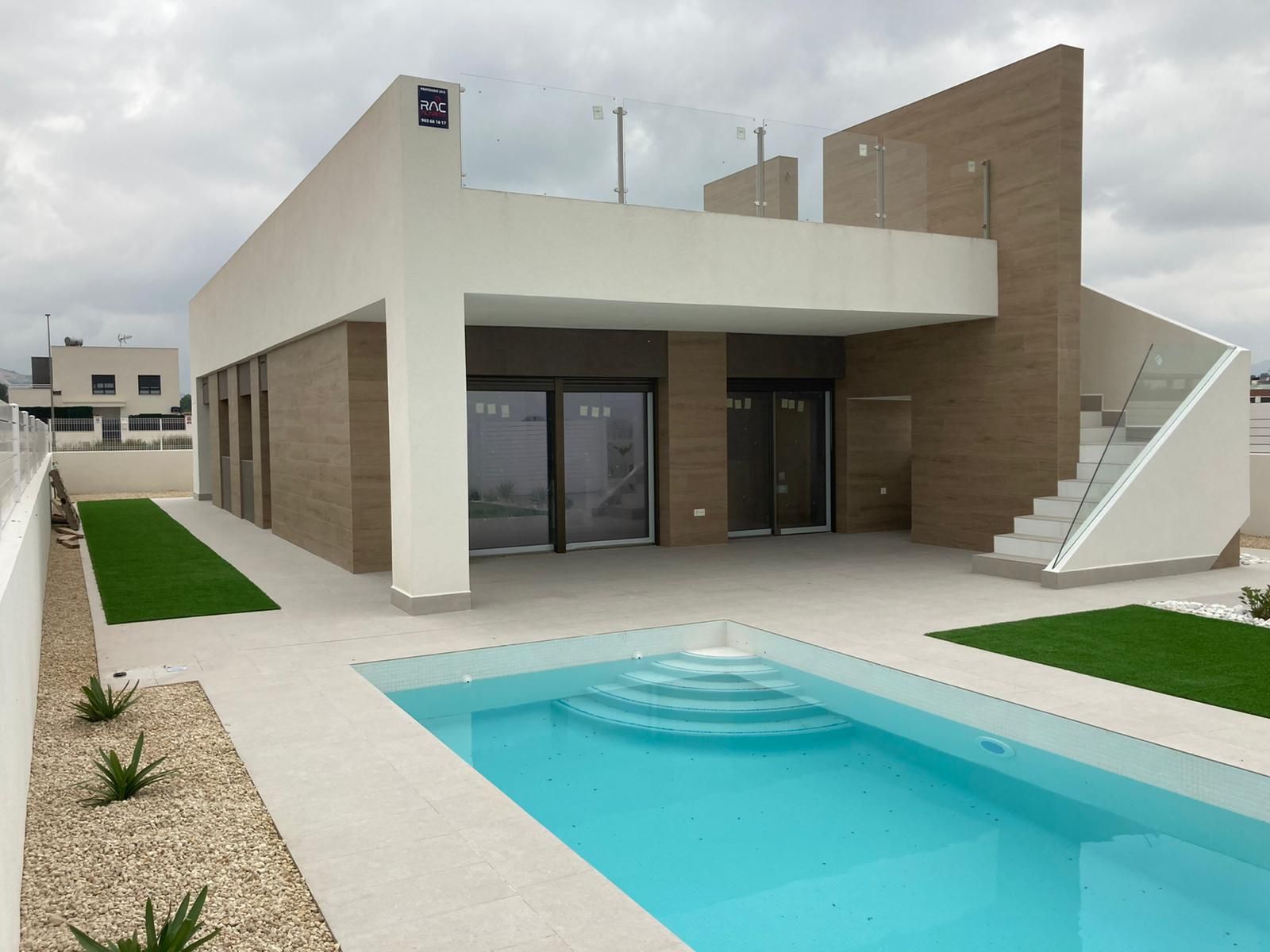 Street view showing location of villa in Pedanías Oeste, Aspe