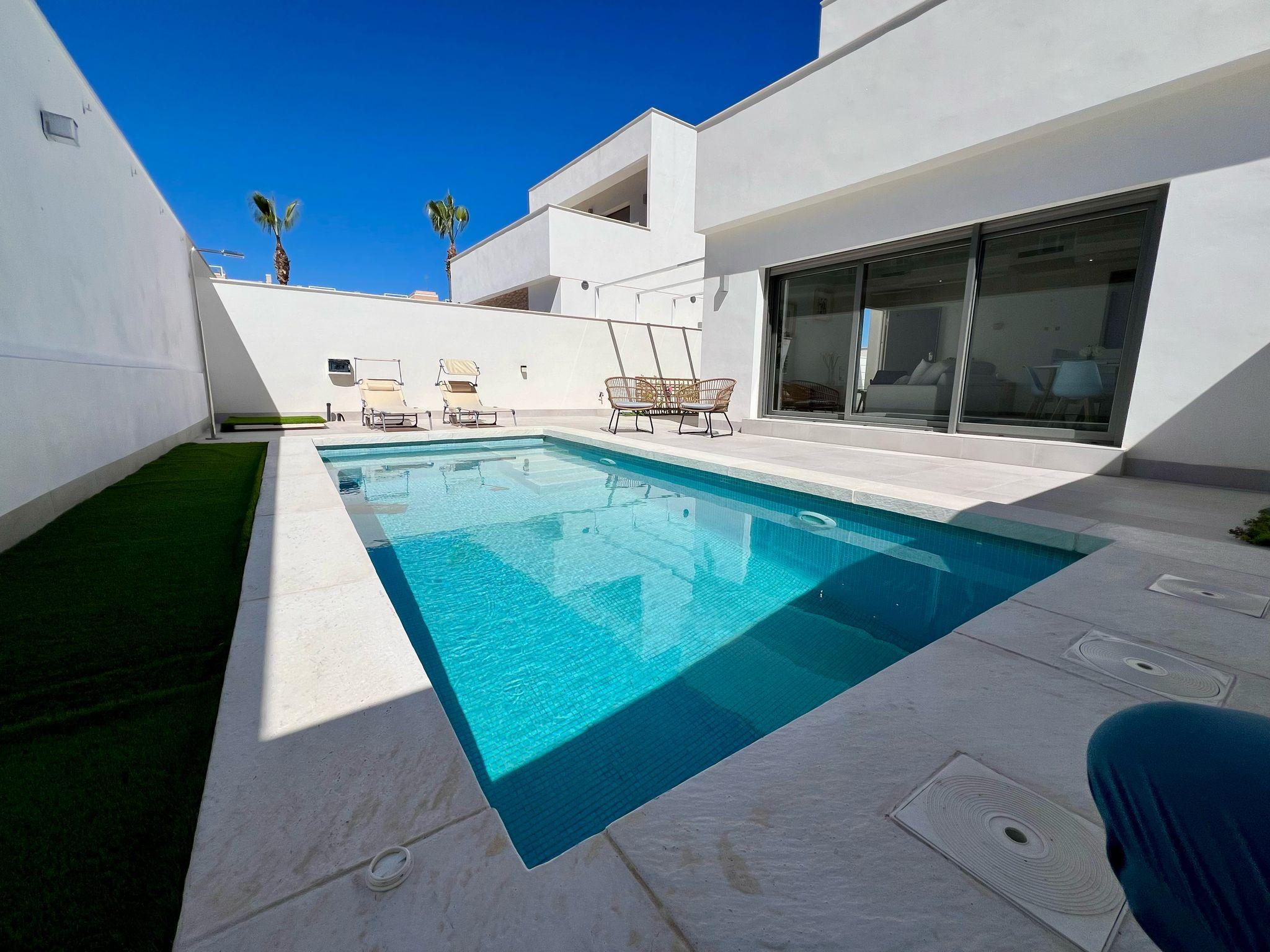 Third bedroom in 3-bedroom villa, Villamartín-Las Filipinas